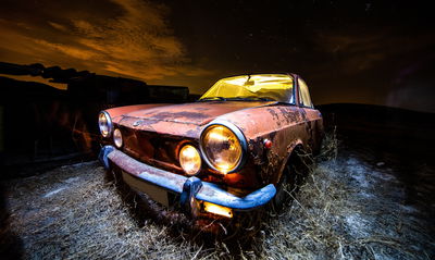 Ljuddämpande tavla - Old abandoned car 3d