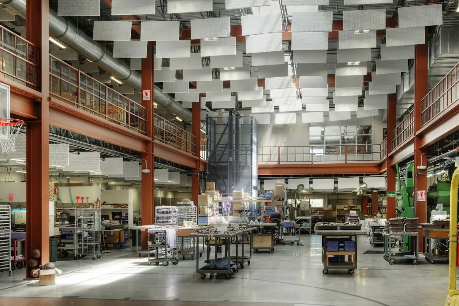 olika sätt att montera ljudabsorbenter beroende på typen av ljudabsorberande material