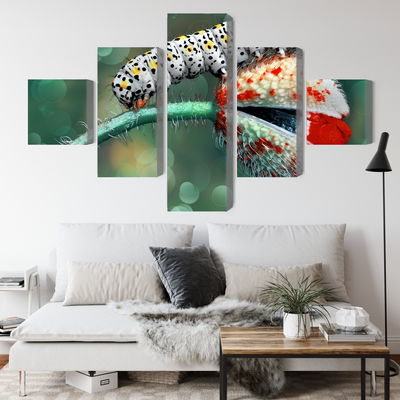 Ljuddämpande tavla - A caterpillar and a ladybug