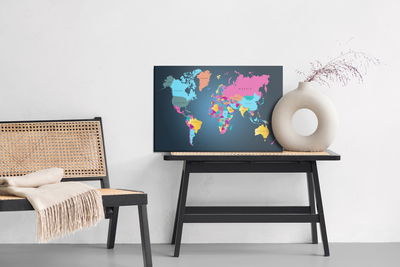 Akustiikkataulu - Multicolored political world