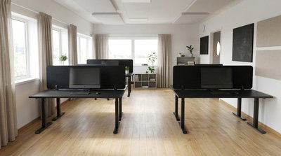 Öppet kontor med Bulletin Desk Screen som skapar tydliga arbetszoner