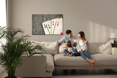 Ljuddämpande tavla - Old cards on a wooden table