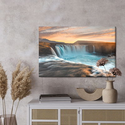 Ljuddämpande tavla - A majestic waterfall