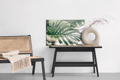 Ljuddämpande tavla - Monstera leaf close up