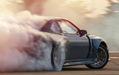 Ljuddämpande tavla - Sports car in a cloud