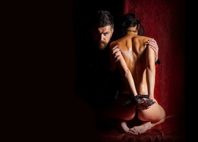 Ljuddämpande tavla - Tied up woman