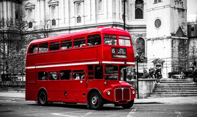 Ljuddämpande tavla - A double decker bus in London