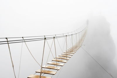 Ljuddämpande tavla - Hanging bridge in the fog