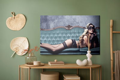 Ljuddämpande tavla - A woman in a carnival mask