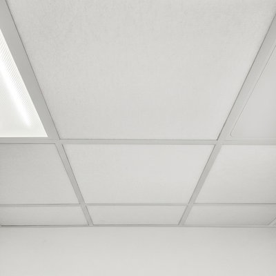 SilentDirect PES 592x592 -äänieriste, paksuus 50 mm, asennettu kattorakenteeseen, valkoinen pinta