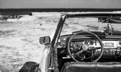 Ljuddämpande tavla - The interior of an old cuban