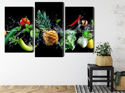 Ljuddämpande tavla - Fresh vegetables in the water