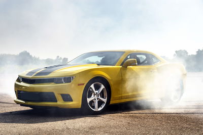 Ljuddämpande tavla - 3d drifting yellow car