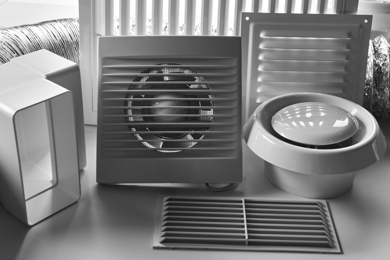 Hur ljudisolerar och ljuddämpar man oljud från ventilationskanaler?
