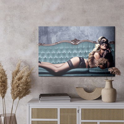 Ljuddämpande tavla - A woman in a carnival mask