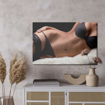 Ljuddämpande tavla - A woman in an intimate pose