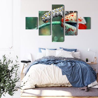 Ljuddämpande tavla - A caterpillar and a ladybug