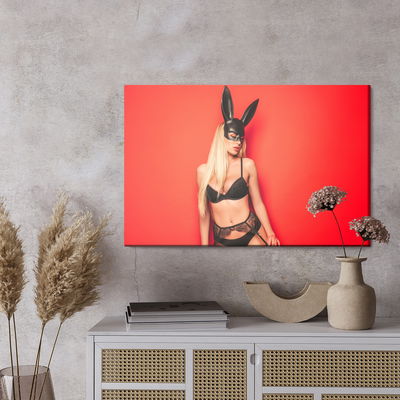 Ljuddämpande tavla - Woman in bunny costume