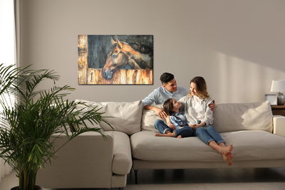 Ljuddämpande tavla - A horse in the yard