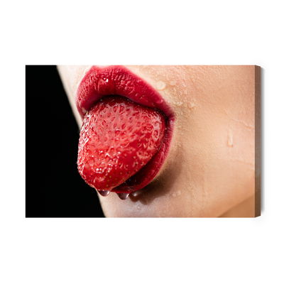 Ljuddämpande tavla - A woman with a strawberry