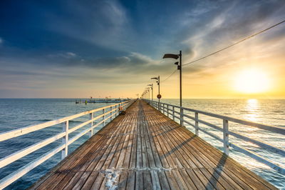 Ljuddämpande tavla - Wooden pier on the baltic sea