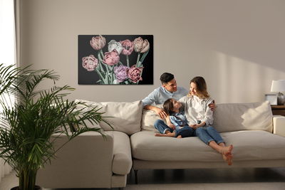 Ljuddämpande tavla - Pastel tulips on a black