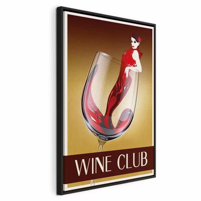 Wine club vertical – svart ram. En illustrerad kvinna i rött framträder ur ett vinglas mot en guldbrun bakgrund med tydlig typografi.