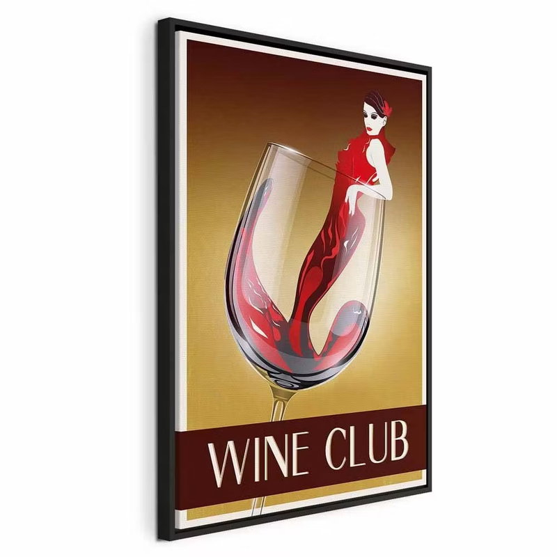 Wine club vertical – svart ram. En illustrerad kvinna i rött framträder ur ett vinglas mot en guldbrun bakgrund med tydlig typografi.