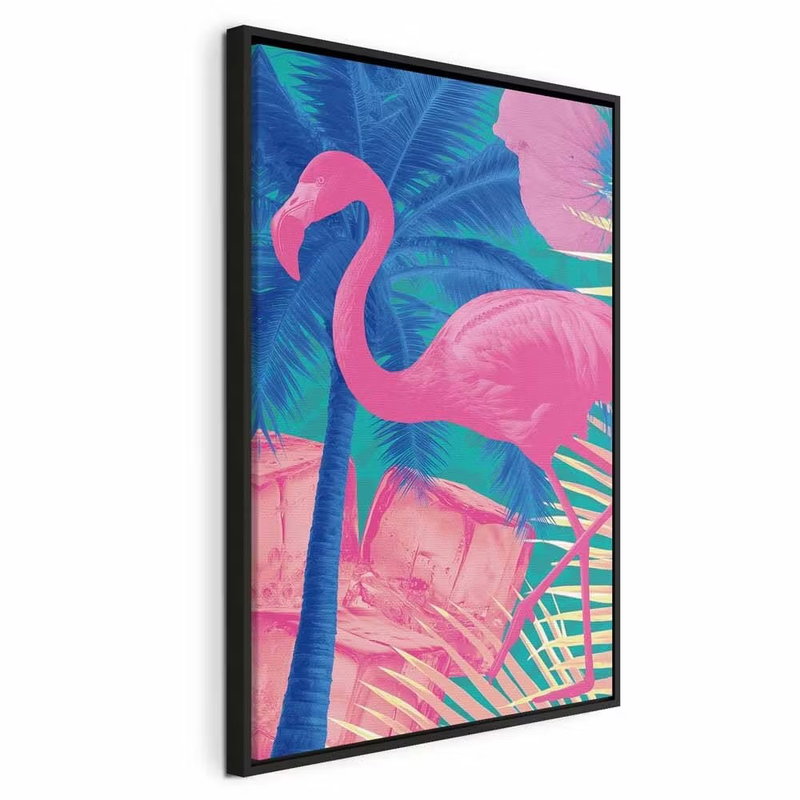 Pink flamingo abstract – svart ram. En starkt rosa flamingo omges av stora bladformer i blått, turkost och grönt.