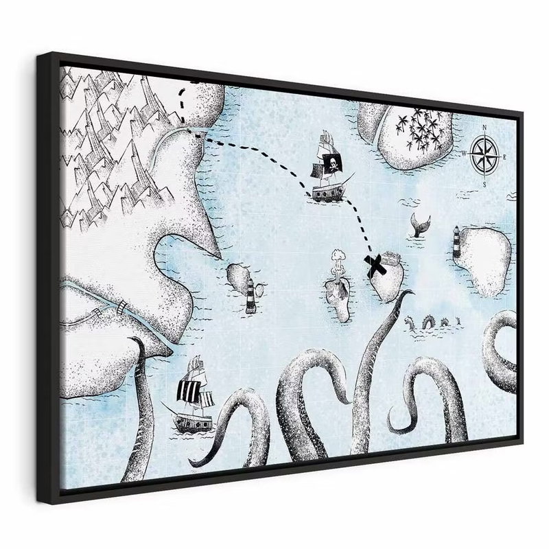 Treasure map wide – svart ram. Två segelfartyg, öar, en kompassros och en skattkista ligger på en ljusblå, rutad karta. Stora slingrande tentakler och små havsdetaljer ger illustrationen ett fantasifullt uttryck.