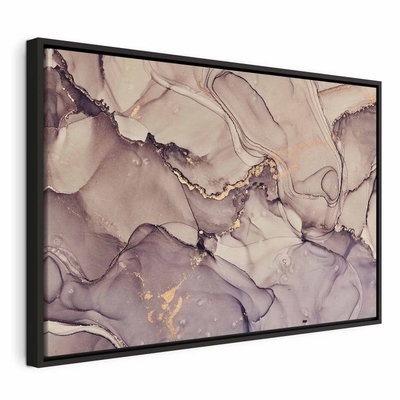 Watercolour abstraction – svart ram. Lila och grå färgskiftningar möter mörka ådringar och små guldfärgade detaljer i ett marmorerat motiv.