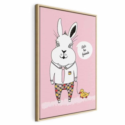 Rabbit and s friend vertical – naturfärgad ram. En vit, klädd kanin står intill en liten gul fågel mot en rosa bakgrund med en textbubbla.