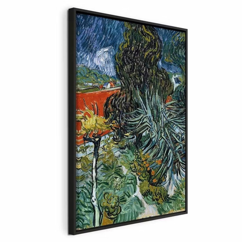 Vincent van gogh the garden – svart ram. Cypresser och kraftiga växtformer möter blågröna färgfält och en röd mur i en målad trädgårdsbild.