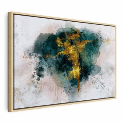 Golden hour wide – naturfärgad ram. En samlad form i mörkgrönt, turkost och guldfärgade toner ligger över en vit yta med små färgstänk.