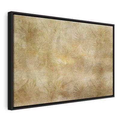 Vintage leaves wide – svart ram. Tunna bladformer i blekt guld och beige bildar ett lågmält mönster mot en ljus botten.