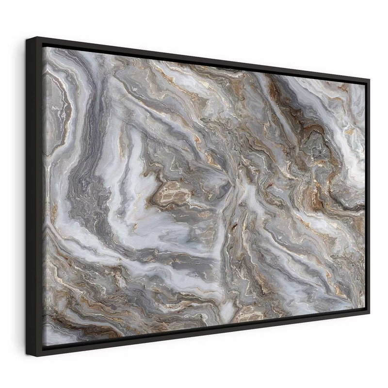 Stone abstractions marble – svart ram. Böljande ådringar i grått, vitt och varmt brunt bildar en tryckt stenyta med tydliga färgskikt.