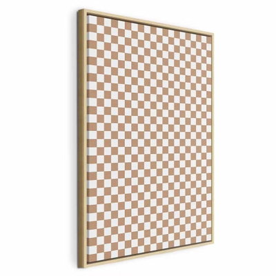 Checkerboard pattern brown – naturfärgad ram. Små jämnstora vita och ljusbruna rutor bildar ett tätt och regelbundet schackmönster.