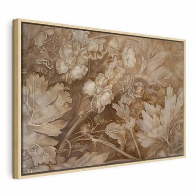 Floral ornaments carved in – naturfärgad ram. Täta blommor och blad bildar ett brunt, skulpterat utseende med tydliga skuggor. Reliefverkan finns i tryckmotivet.