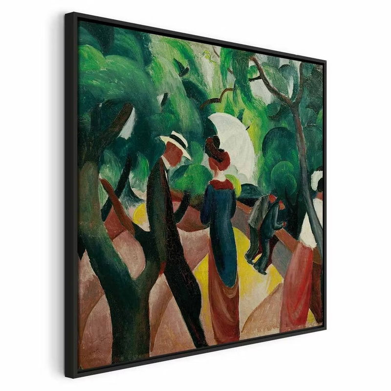 August macke promenade – svart ram. Personer i hattar och färgade kläder rör sig under stora gröna trädkronor med mörka stammar.