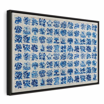 Azulejos tiles traditional – svart ram. Små blå blomster- och djurornament ligger i ett regelbundet rutmönster på en ljus, sliten botten.
