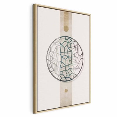 Circle with artistic details – naturfärgad ram. En cirkel med oregelbundna grå och turkosa linjer ligger över ett lodrätt beige band med små runda detaljer.