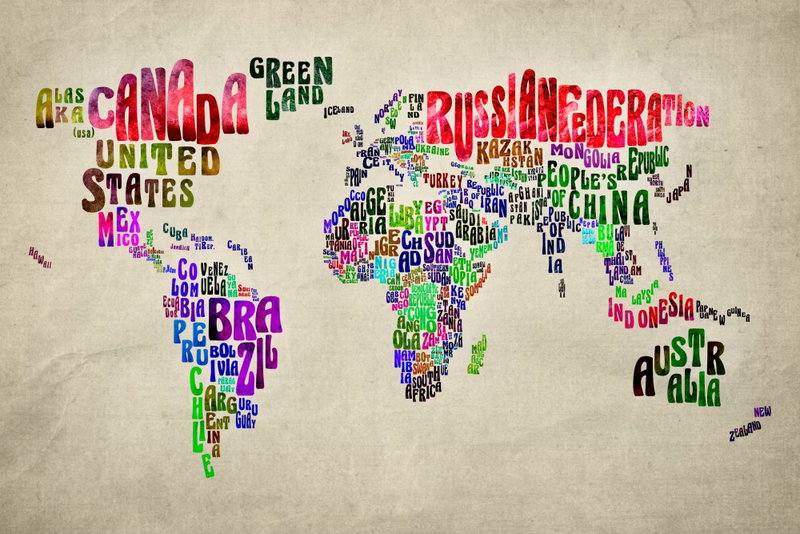 Global tournée EN: Landsnamn i grönt, rött, blått och violett bygger upp en typografisk världskarta på beige botten.
