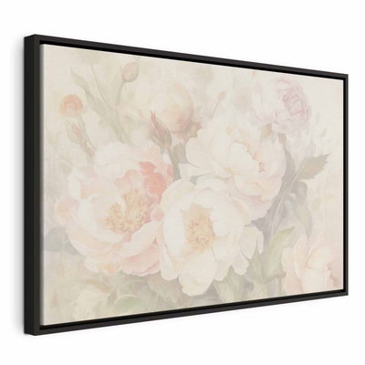 Peonies in the mist – svart ram. Ljusa pioner i crème och blekt rosa ligger tätt mot en mjukt grågrön bakgrund.