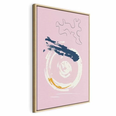 Pink accent vertical – naturfärgad ram. En ljus cirkelform och mörkblå färgspår möter tunna konturlinjer på en rosa botten.