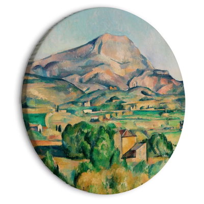 Rund motivvy för Paul cézanne - mont sainte: Ett berg reser sig över gröna odlingsfält och ljusa hus.