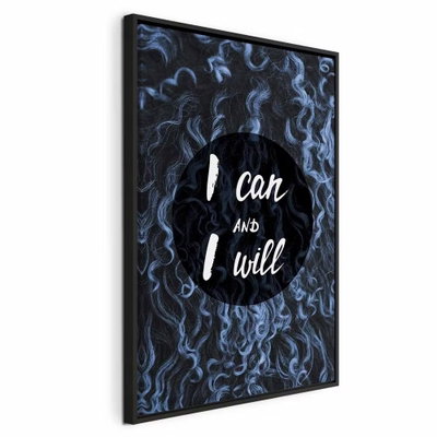 I can and i will vertical – svart ram. Texten I can and I will står i vitt inom ett mörkt runt fält över blå, rökformade linjer.