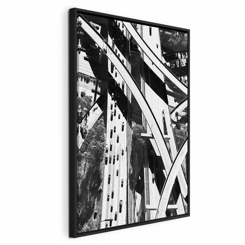 City geometry vertical – svart ram. Nitar, raka balkar och kraftiga diagonaler fyller en svartvit närbild av en stålkonstruktion.