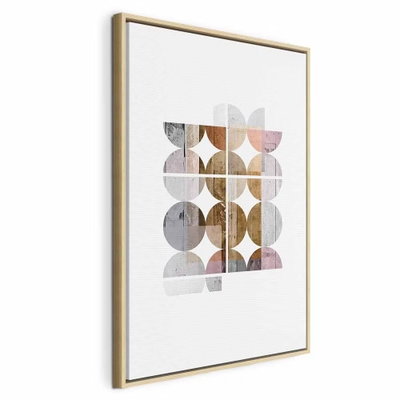 Harmonious shape vertical – naturfärgad ram. Små halvcirklar och fyrkantiga fält i grått, rosa och guldfärgade toner samlas på en stor vit yta.