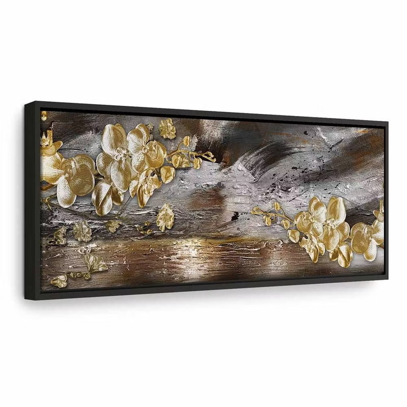 Golden garden narrow – svart ram. Ljusa och guldfärgade blad och små blomformer ligger över svepande grå och bruna linjer i en smal komposition.