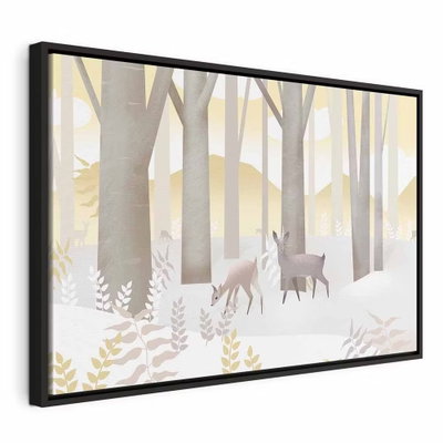 Fairy tale forest vertical – svart ram. Två stiliserade hjortdjur står bland höga, grå stammar och ljusa kullar i en snötäckt, gulvit skog.